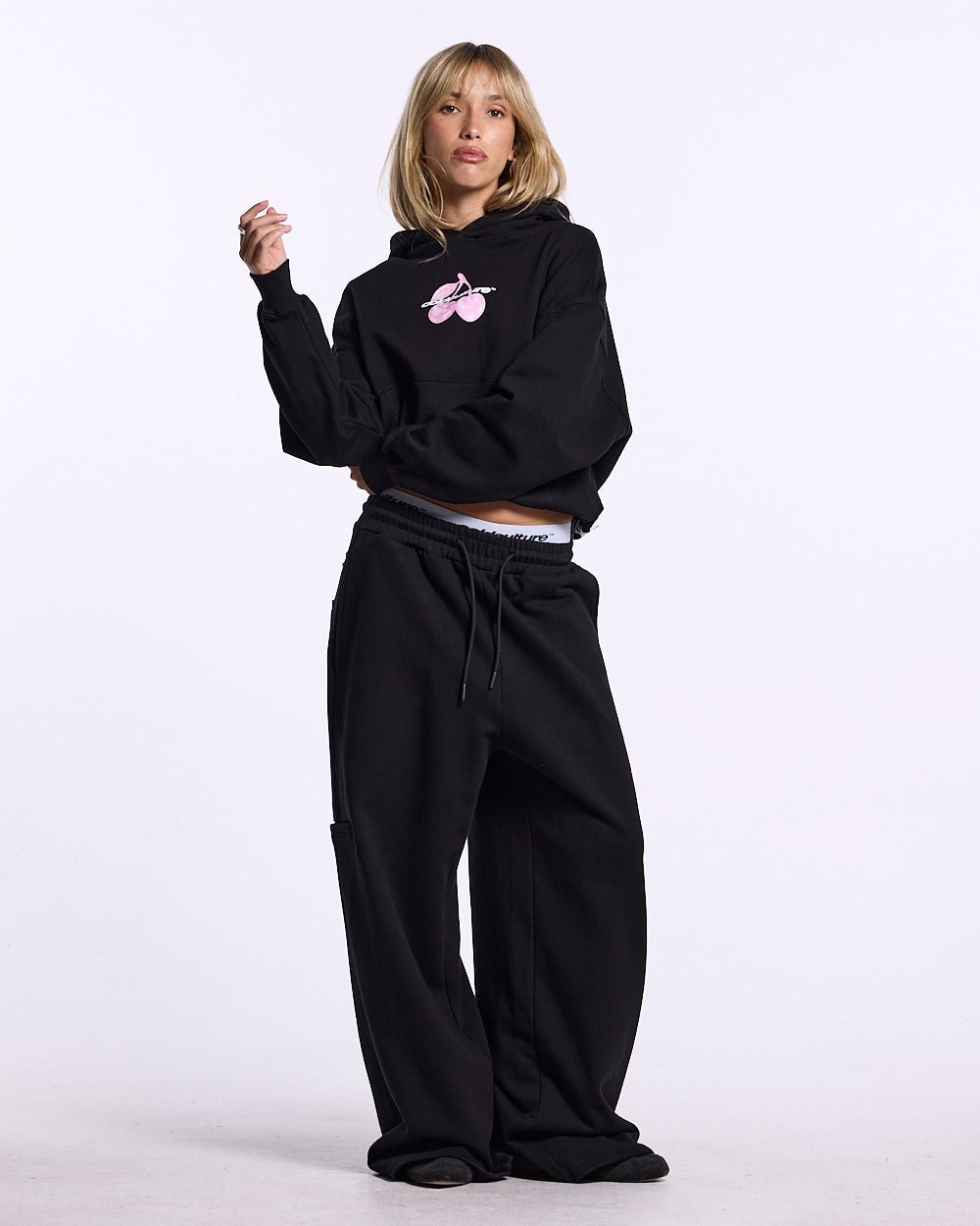 BERRY HOODIE BLACK - Cold Culture