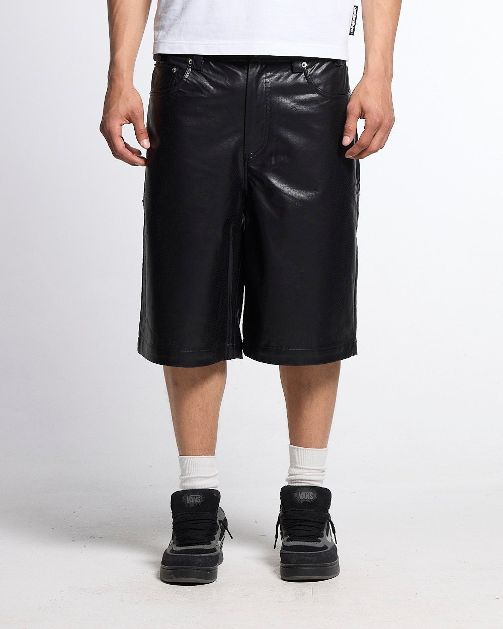 BRAVE SHORTS BLACK - Cold Culture