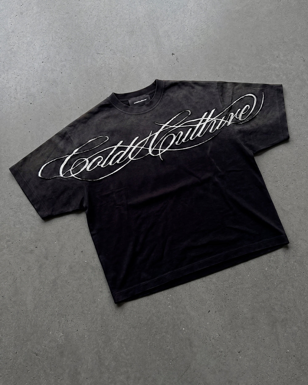 CROSSED SCRIPT TEE 2.0 BLACK - Cold Culture