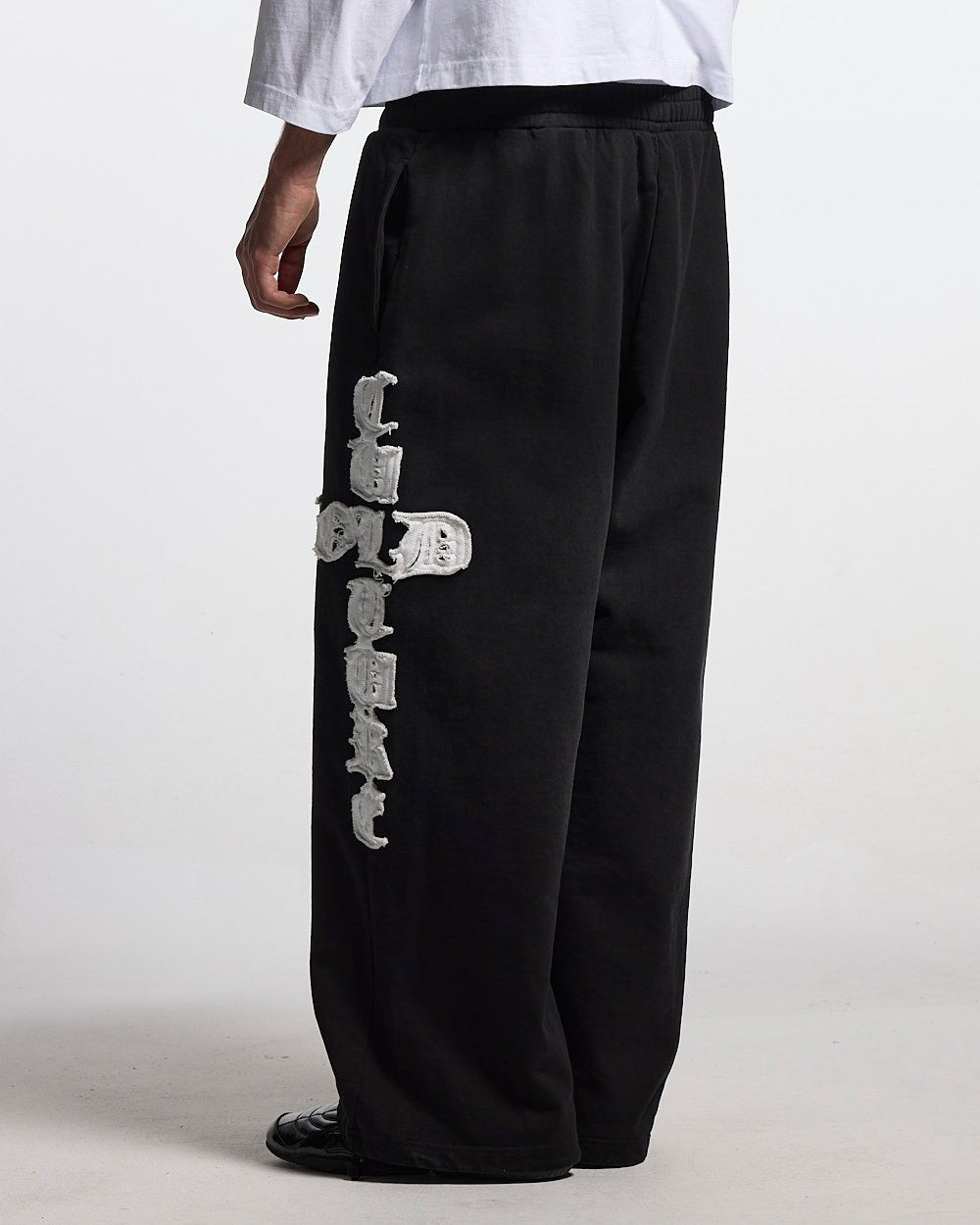 CROSSED SWEATPANTS BLACK - Cold Culture