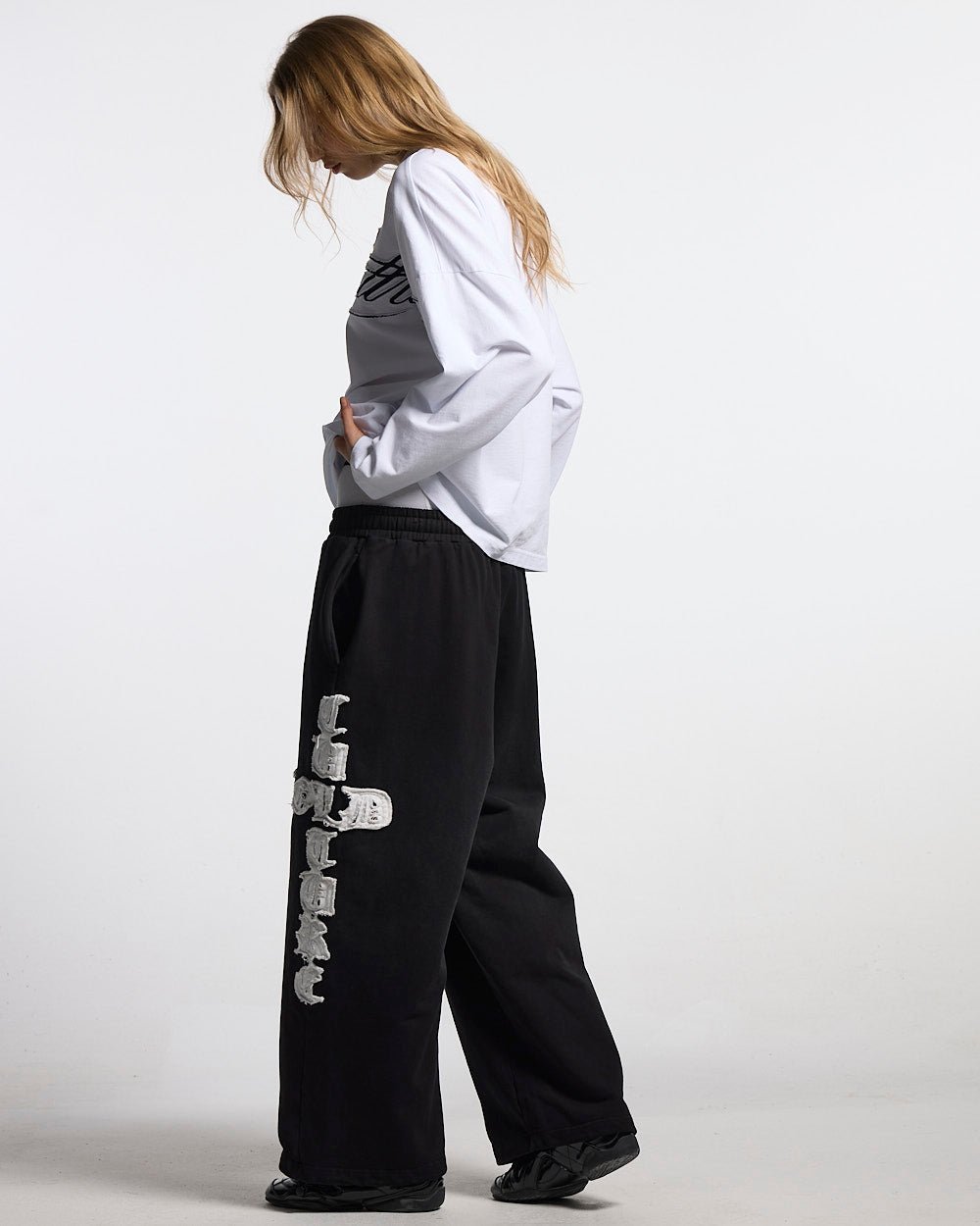CROSSED SWEATPANTS BLACK - Cold Culture