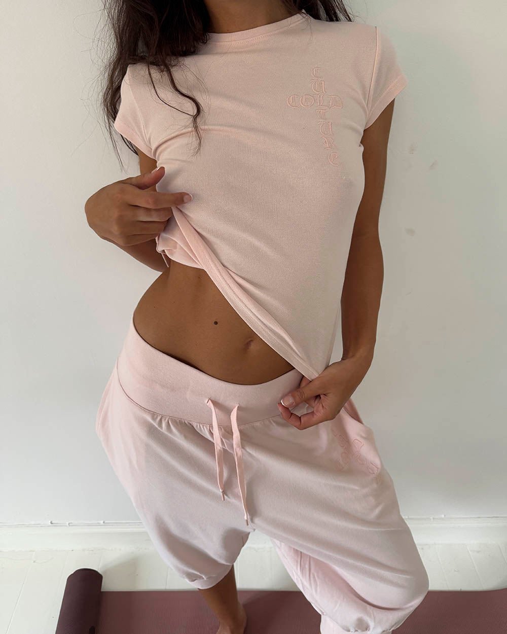 CROSSED SWEATPANTS WOMAN PINK - Cold Culture