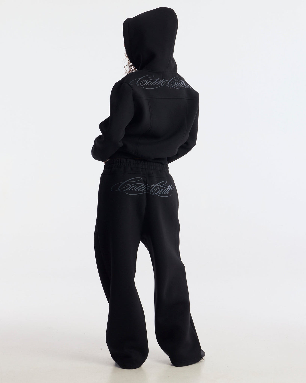 CURVE SWEATPANTS BLACK - Cold Culture