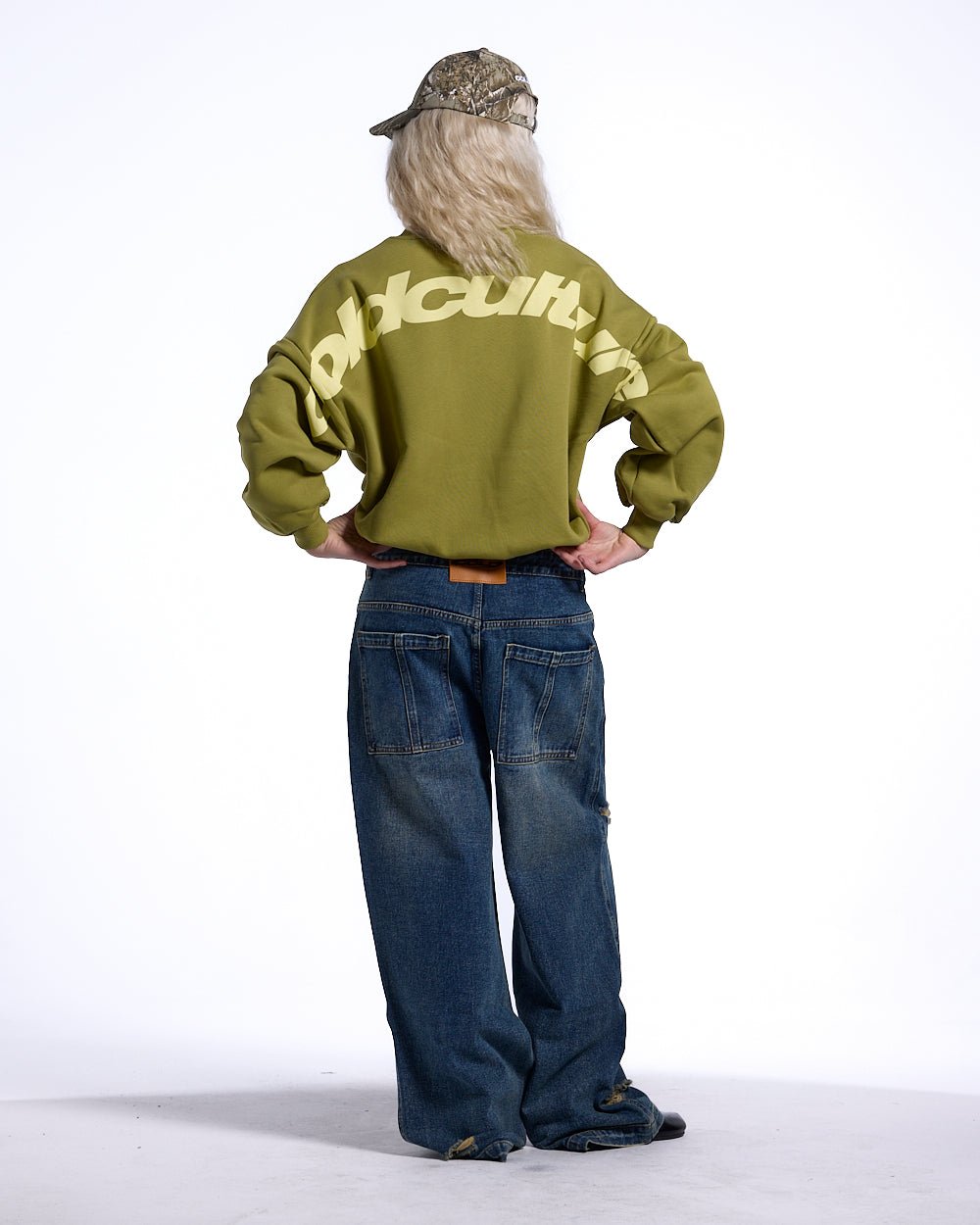 CURVED CREWNECK LIGHT GREEN - COLD CULTURE