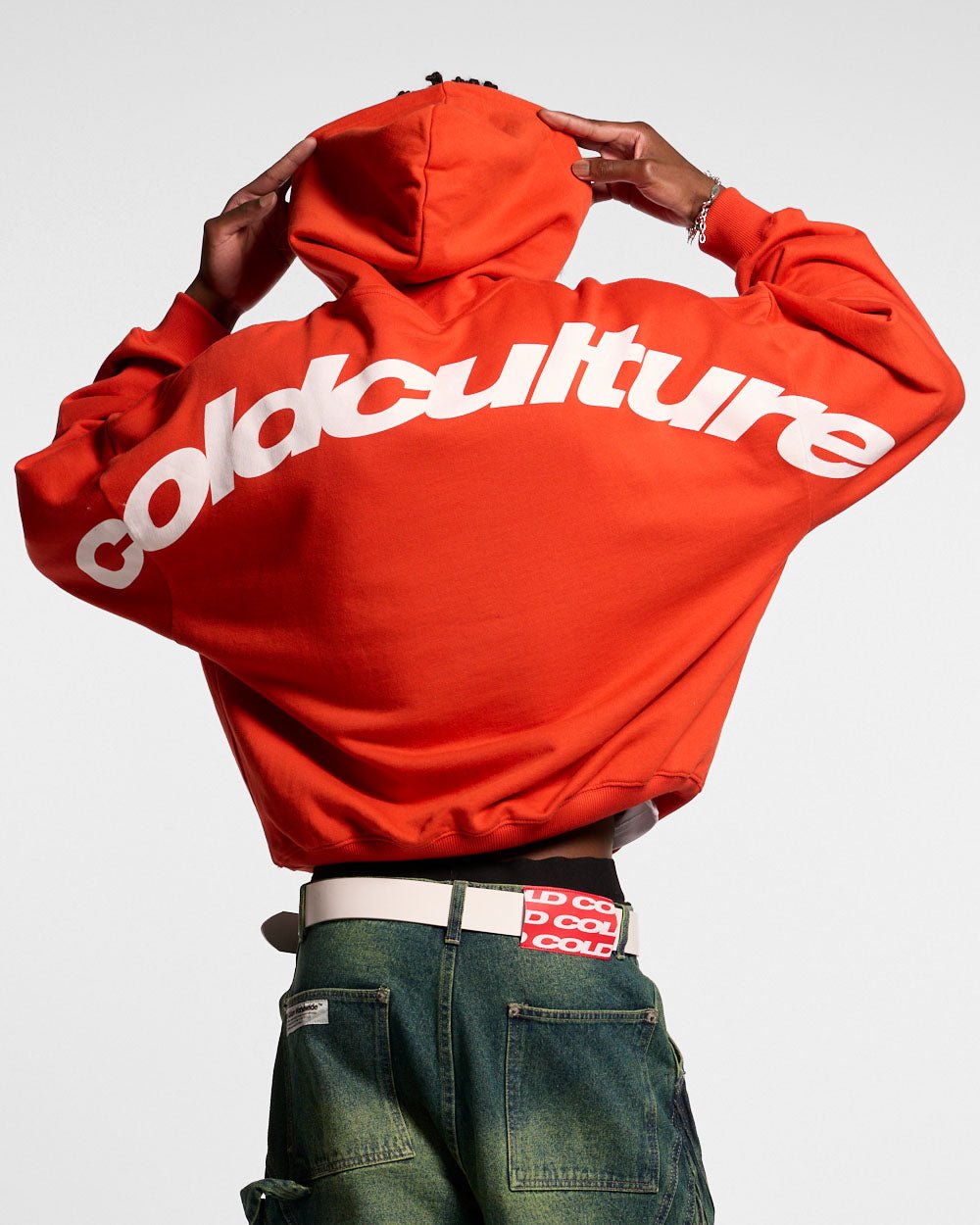 CURVED HOODIE VIBRANT RED - COLD CULTURE