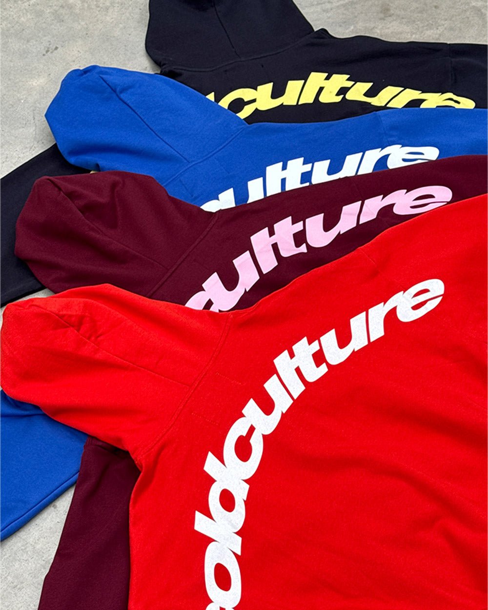 CURVED HOODIE VIBRANT RED - Cold Culture