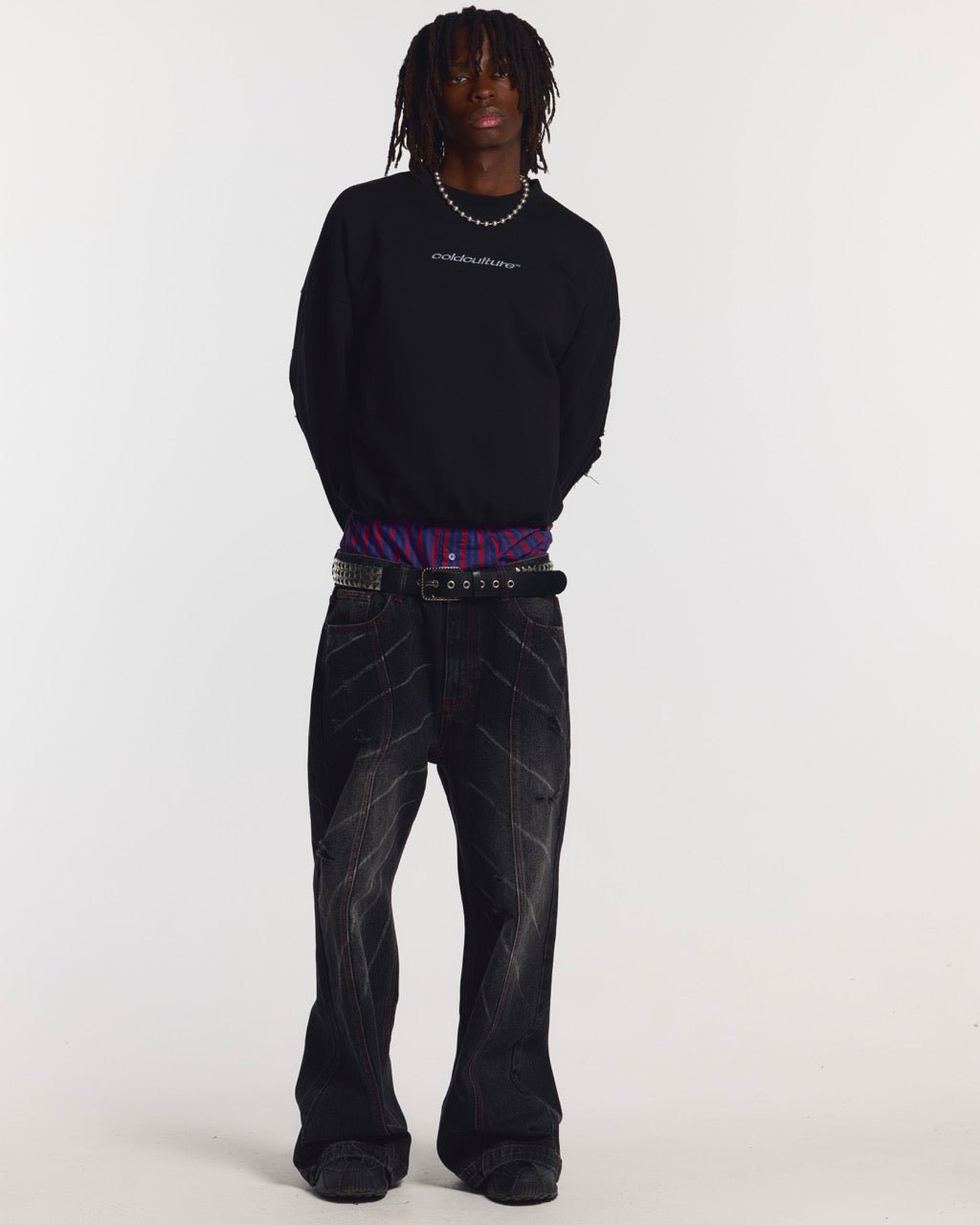 DISTRESS CURVED CREWNECK BLACK