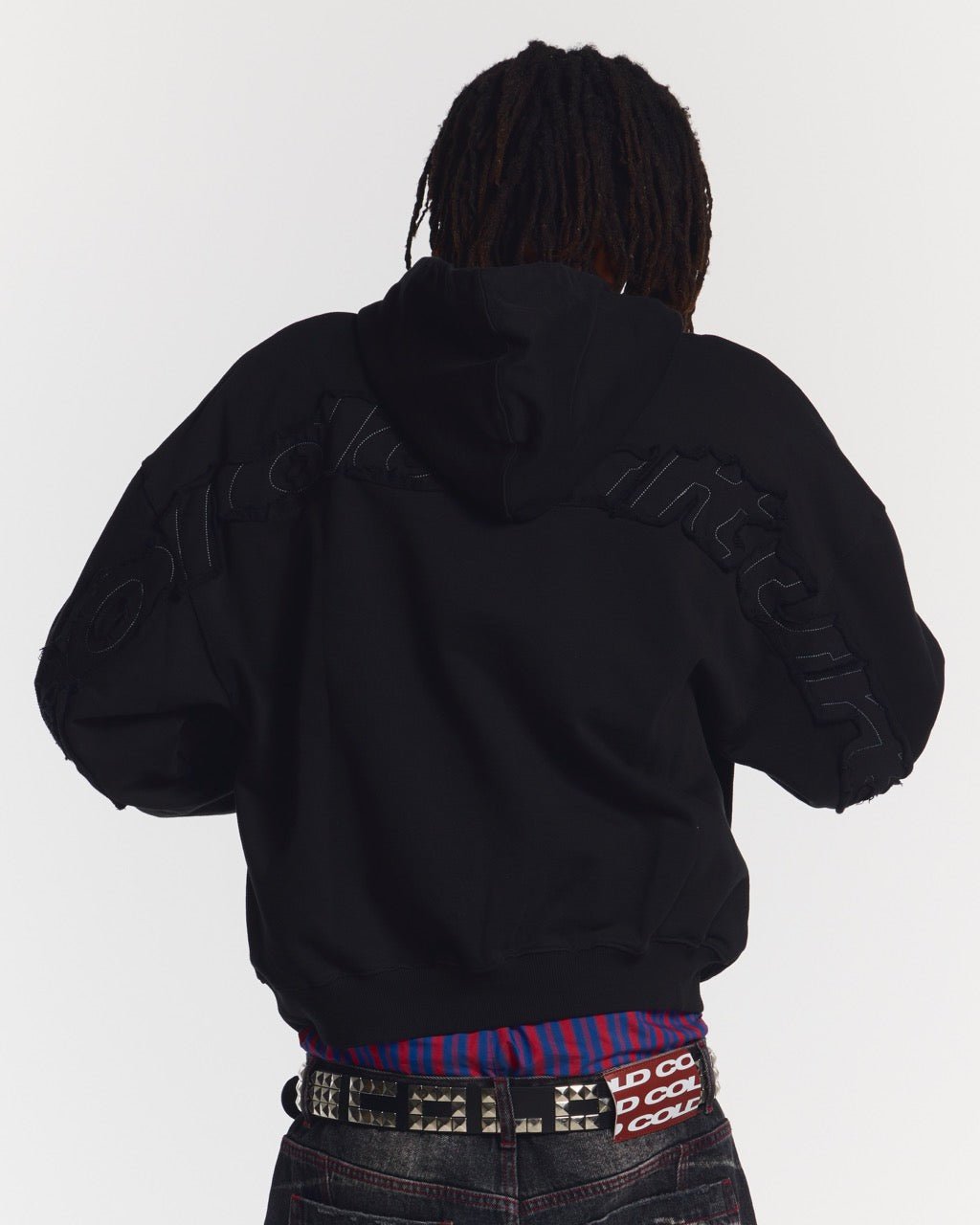 DISTRESS CURVED HOODIE BLACK