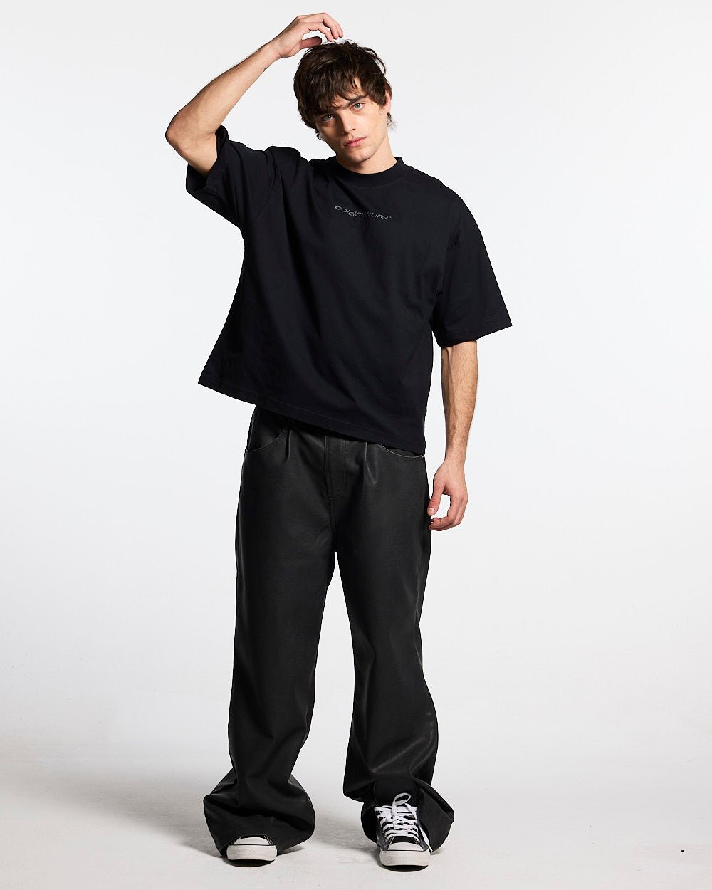 DISTRESS CURVED TEE BLACK - Cold Culture