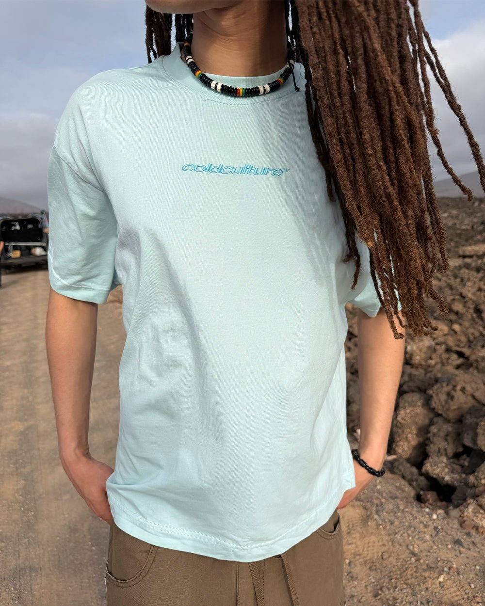 DISTRESS CURVED TEE BLUE - Cold Culture