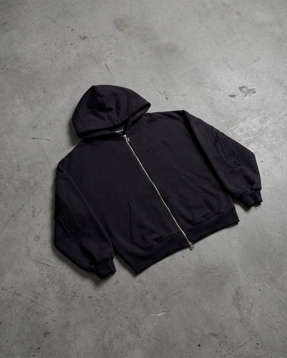 DISTRESS CURVED ZIP HOODIE DARK GREY
