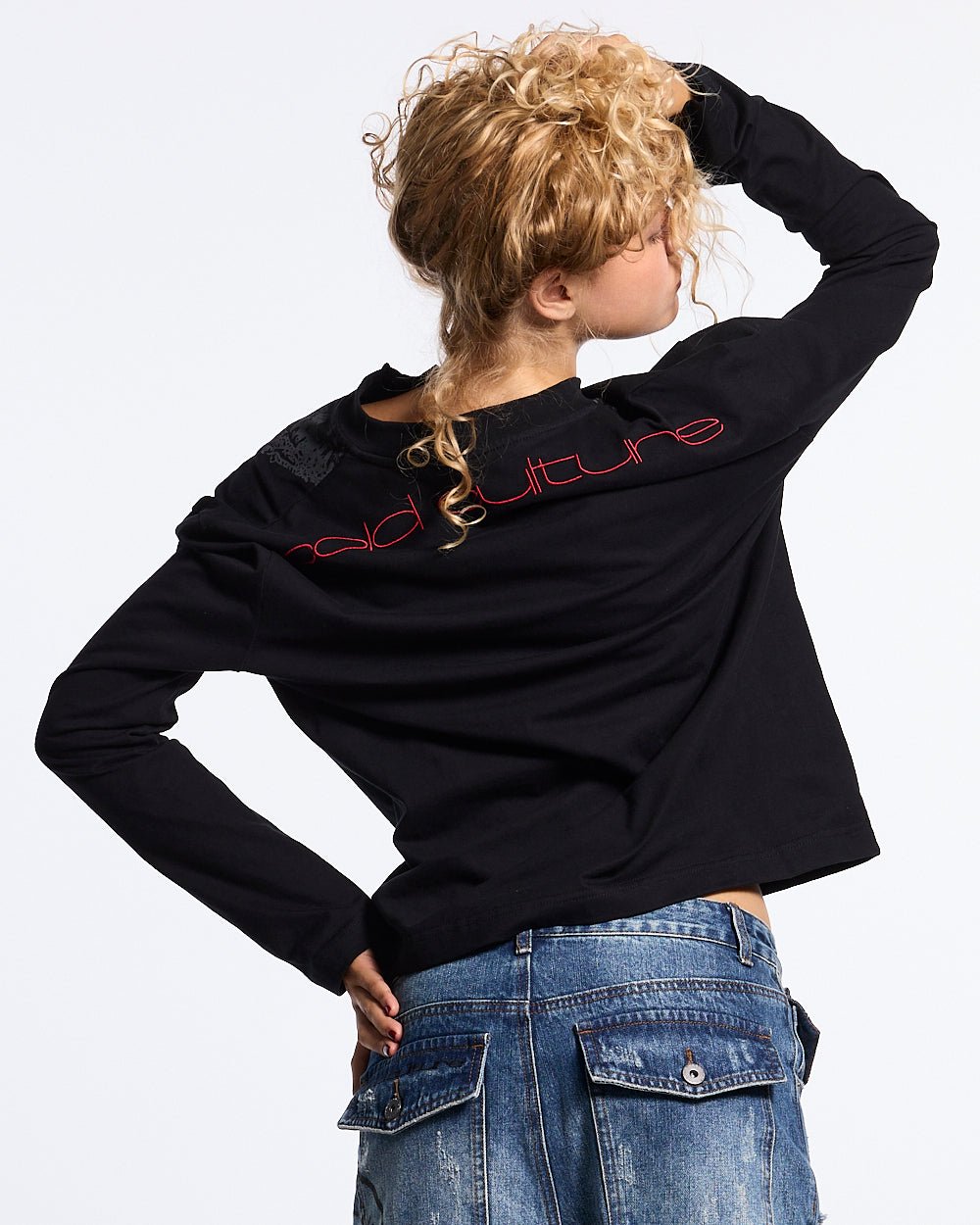 FEATHERED LONGSLEEVE BLACK - Cold Culture