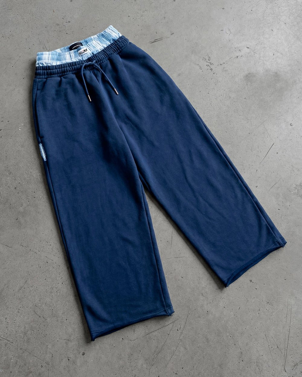 HIDE AND SEEK SWEATPANTS NAVY - Cold Culture
