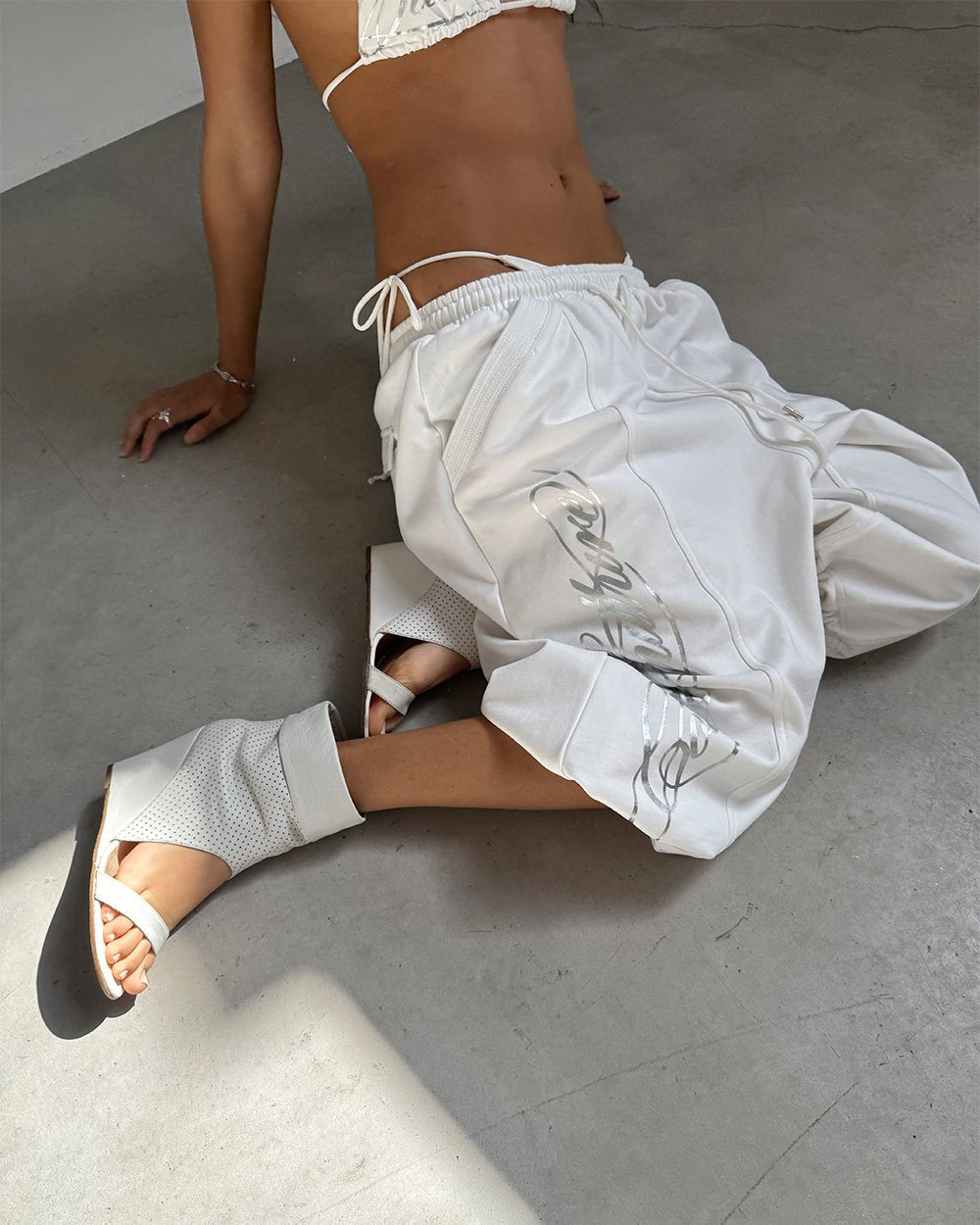 ICON PARACHUTE SHORT WHITE - Cold Culture
