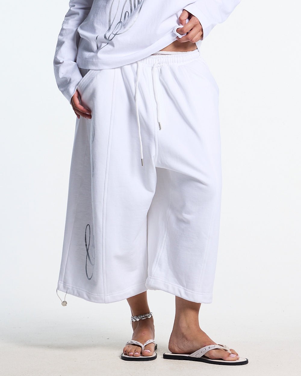 ICON PARACHUTE SHORT WHITE - Cold Culture