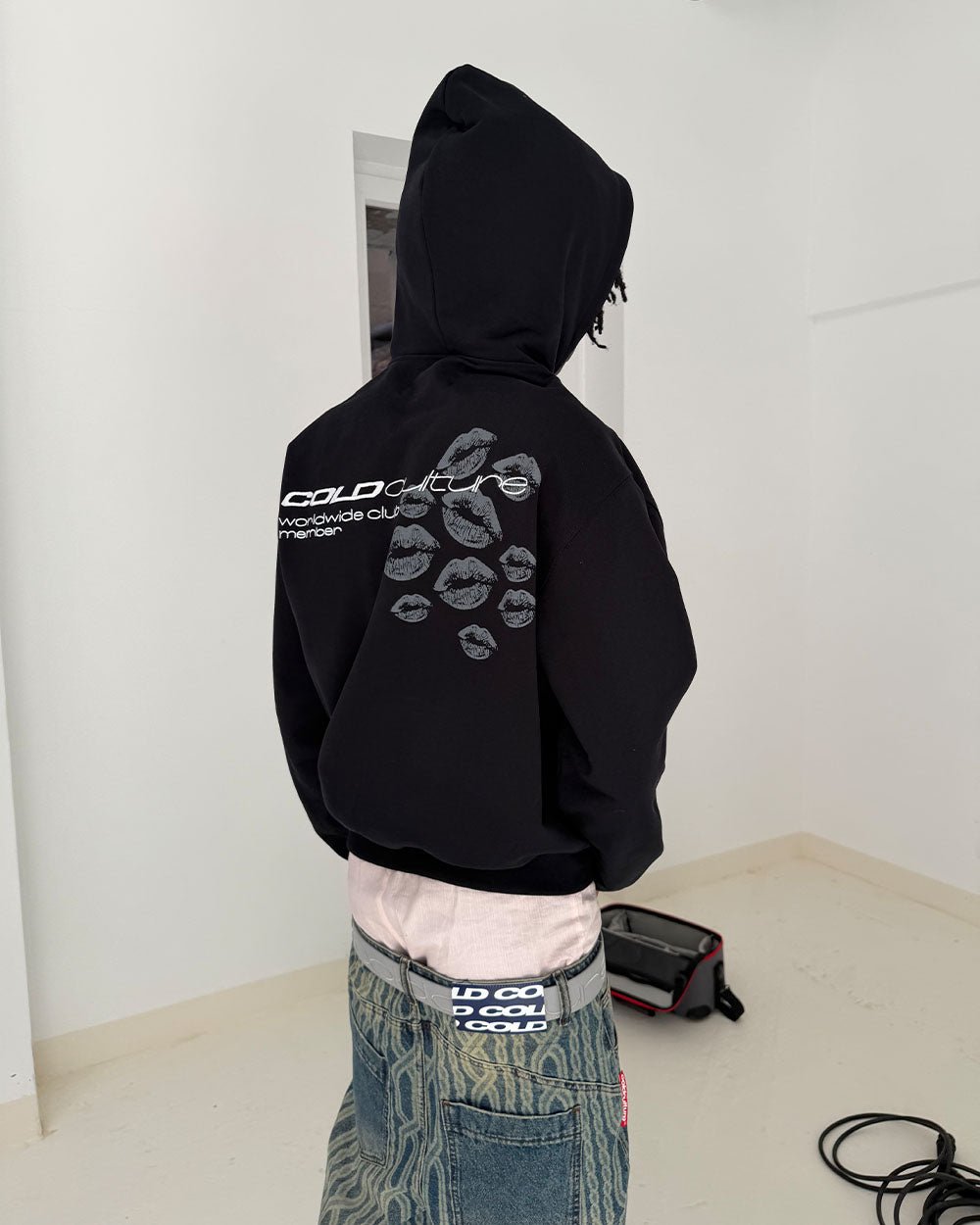 KISS IN THE ASTROS HOODIE BLACK - Cold Culture