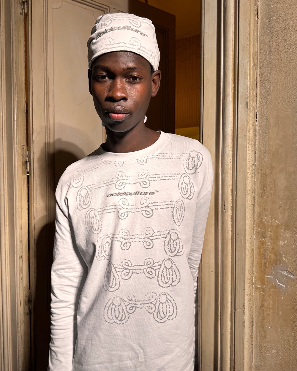 KNOTTING HILL LONGSLEEVE WHITE - Cold Culture
