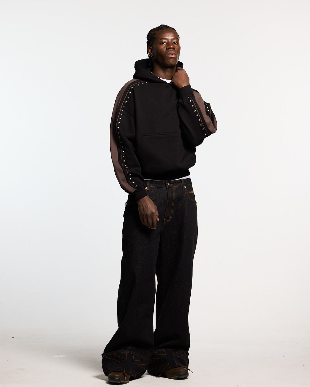 SCRIPT STUDS HOODIE BLACK