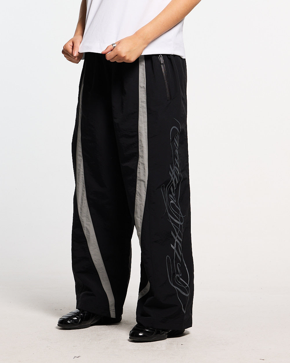 SCRIPT TECH PANTS BLACK