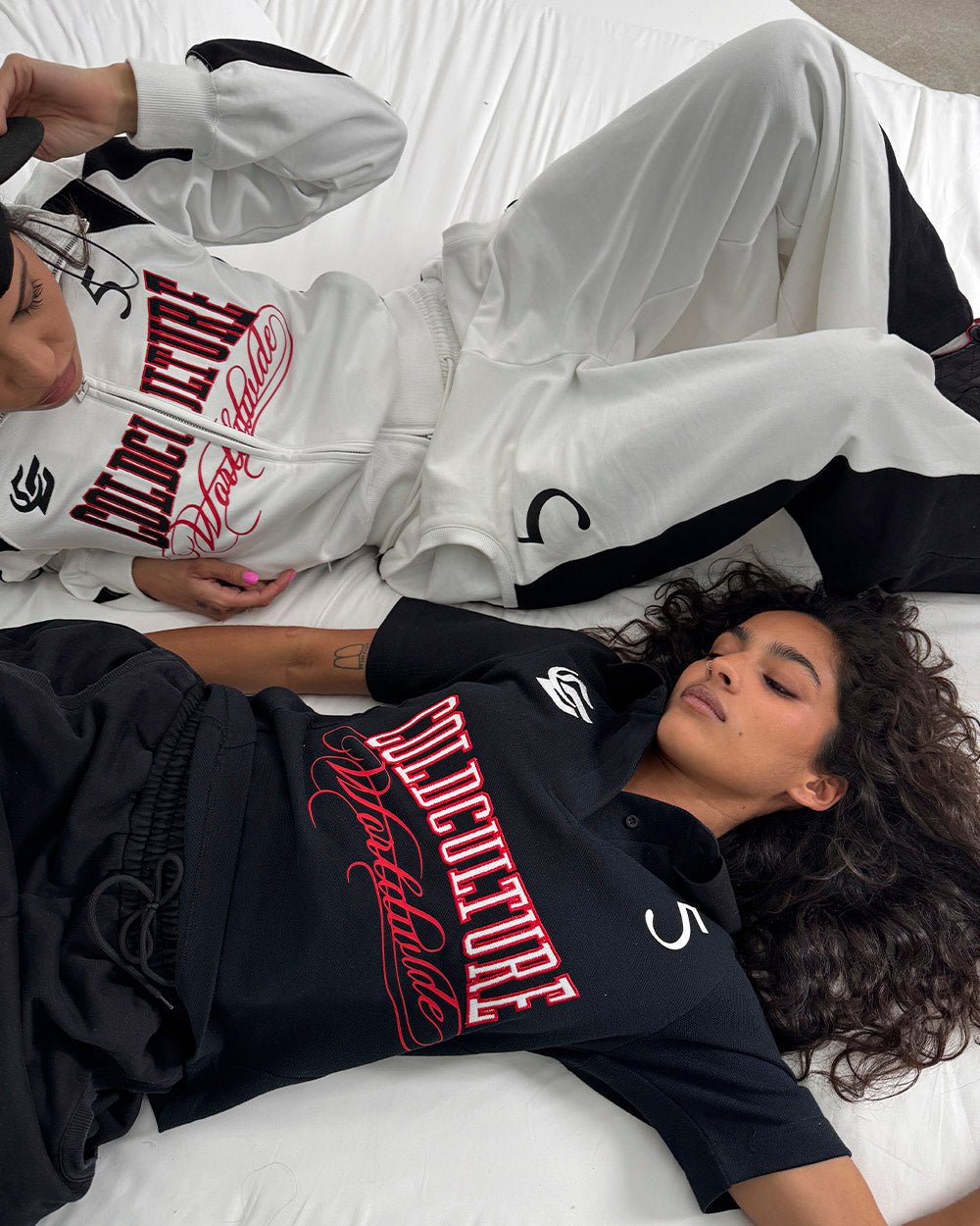 NIA SET SWEATPANTS WHITE & BLACK - Cold Culture