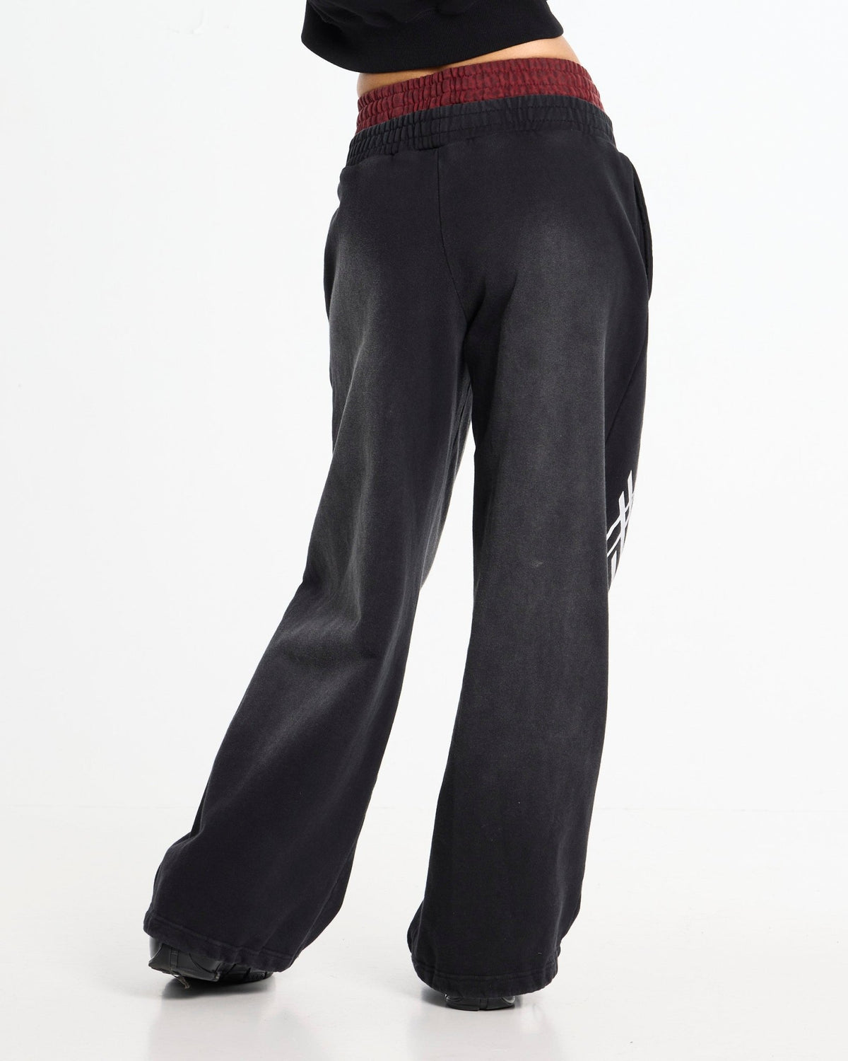 NIGHTHUNT SWEATPANTS BLACK - Cold Culture