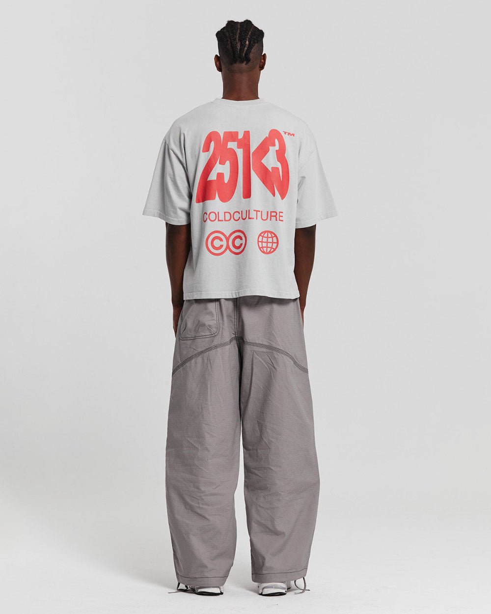 NUMBER PERSPECTIVE TEE ULTRA LIGHT GREY