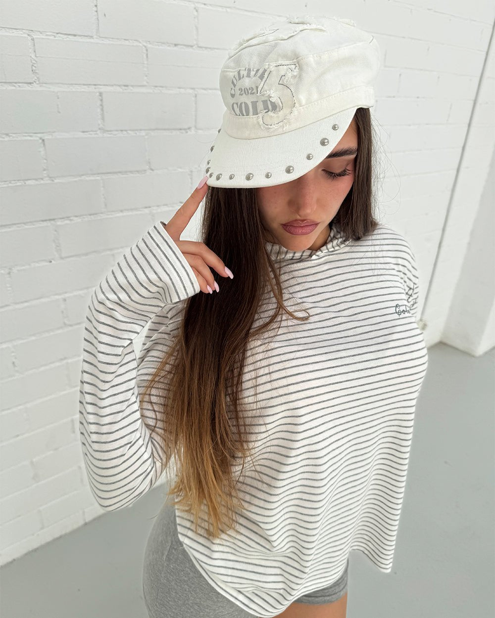 POSTAL HOODED LONGSLEEVE WHITE - Cold Culture
