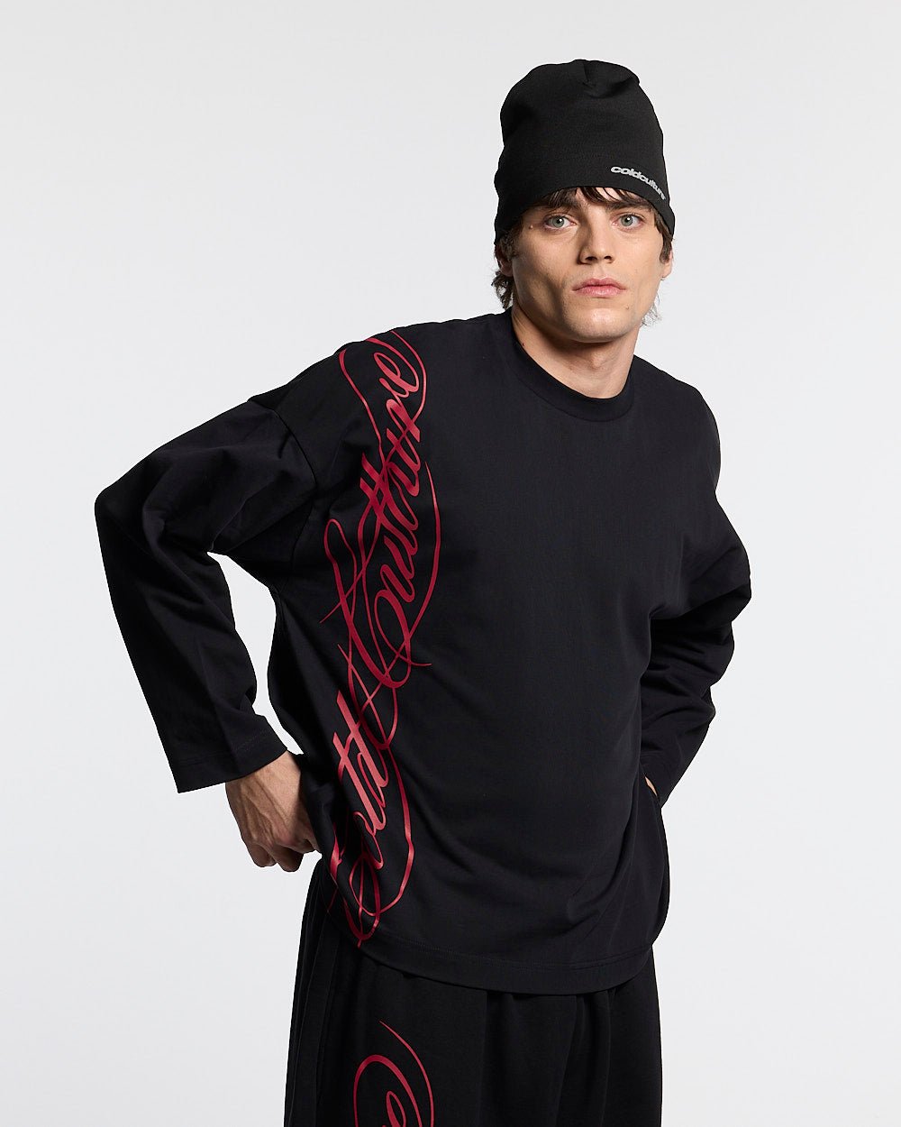 SCRIPT LONGSLEEVE BLACK - Cold Culture