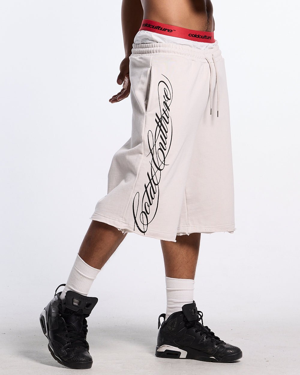 SCRIPT SHORT LIGHT GREY - Cold Culture