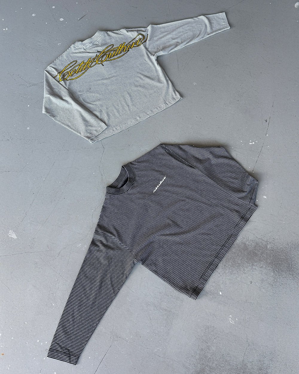 SCRIPT STRIPES LONGSLEEVE BLACK - Cold Culture