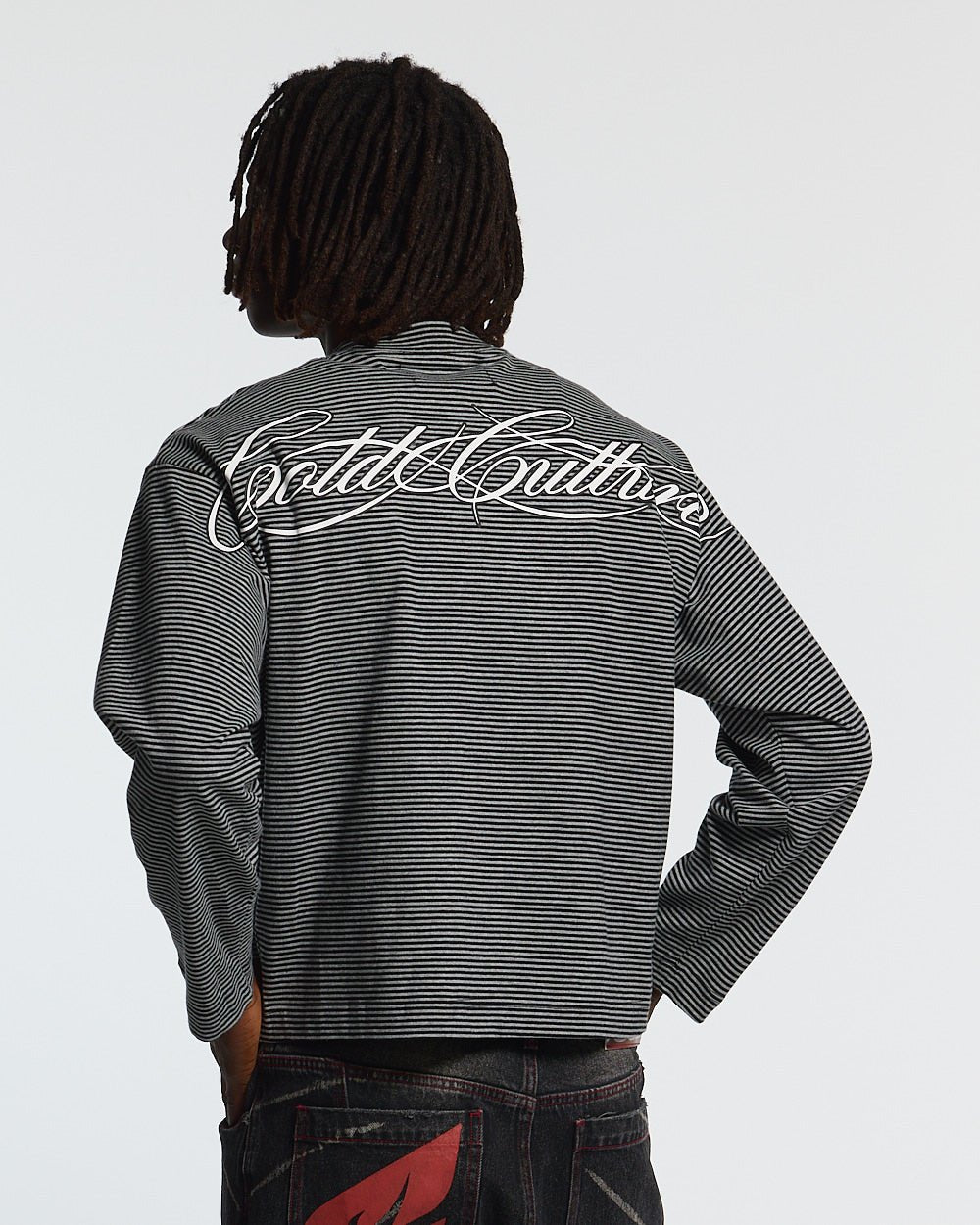 SCRIPT STRIPES LONGSLEEVE BLACK - Cold Culture