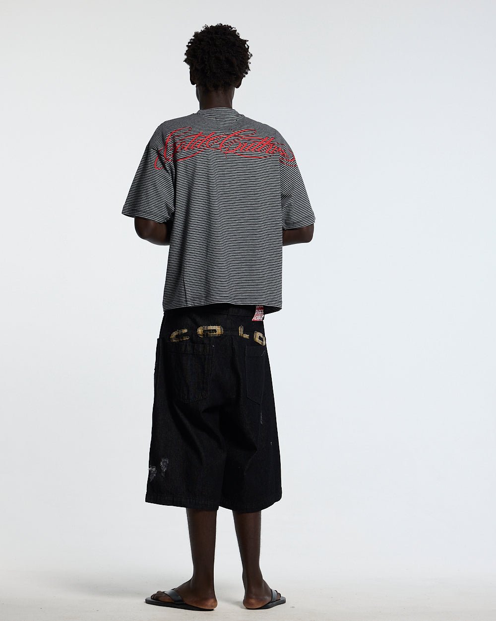 SCRIPTED STRIPES TEE BLACK - Cold Culture