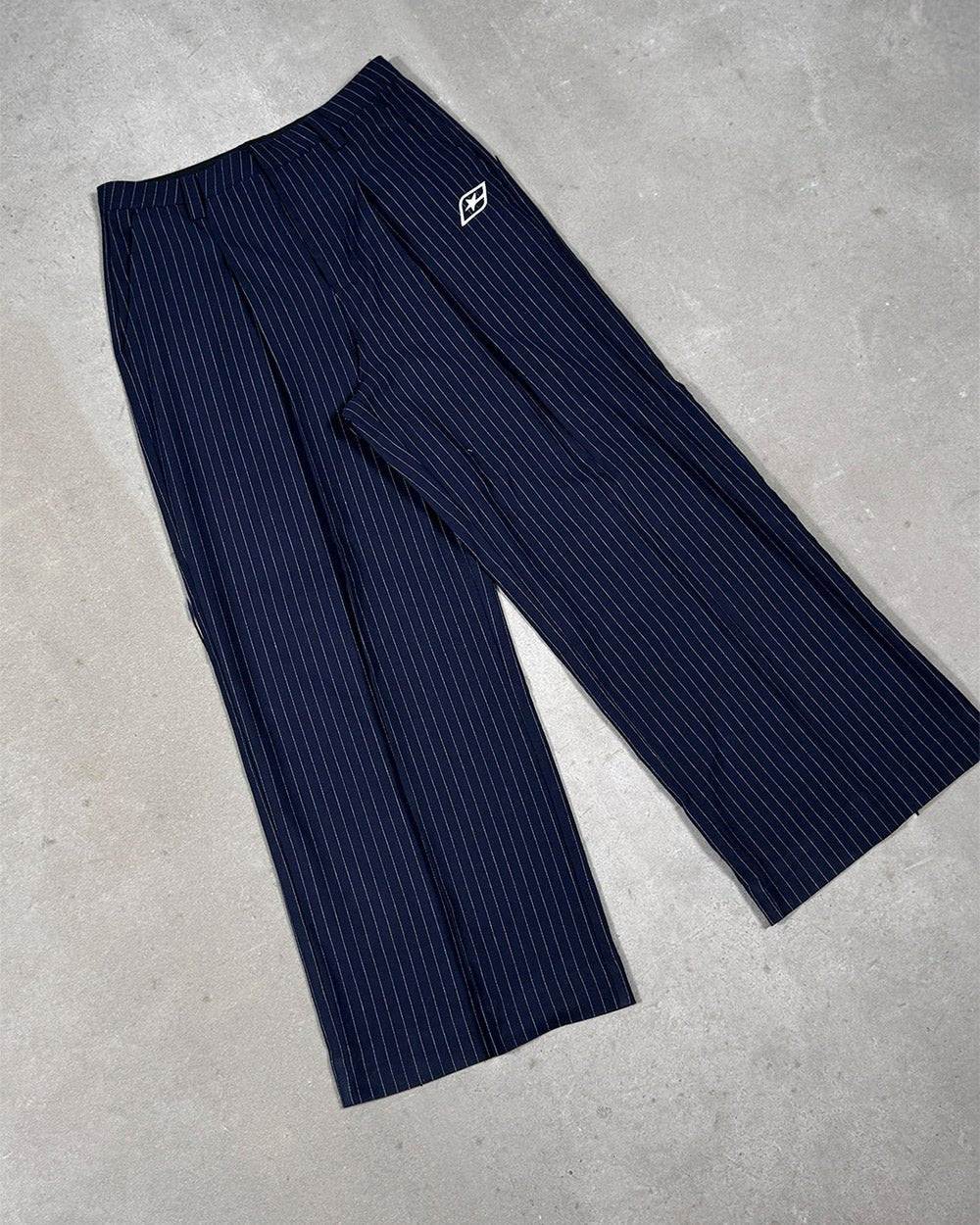 SEAM EFFECT LINE PANTS - Cold Culture