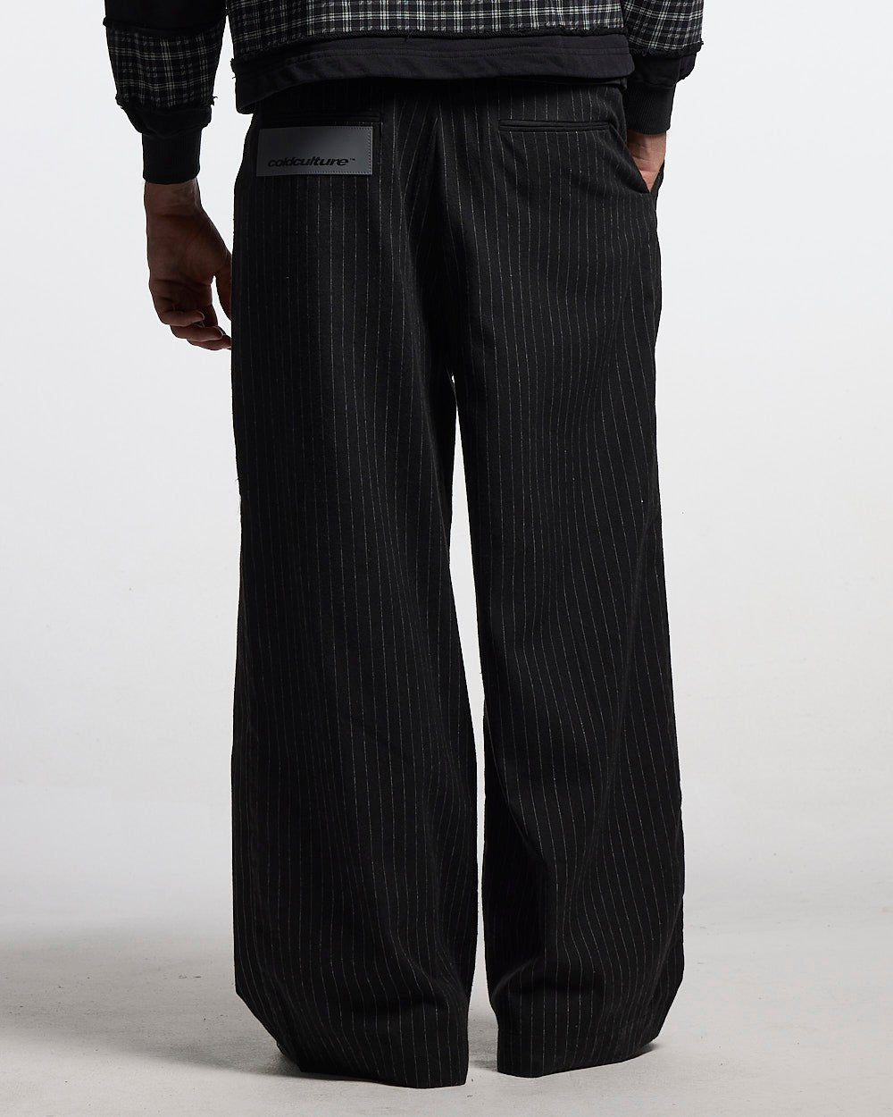 SEAM EFFECT LINE PANTS BLACK - Cold Culture