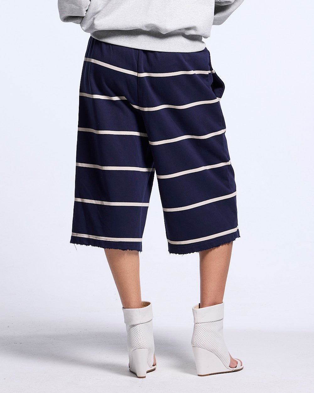 STALLION SHORT SWEATPANTS NAVY - Cold Culture