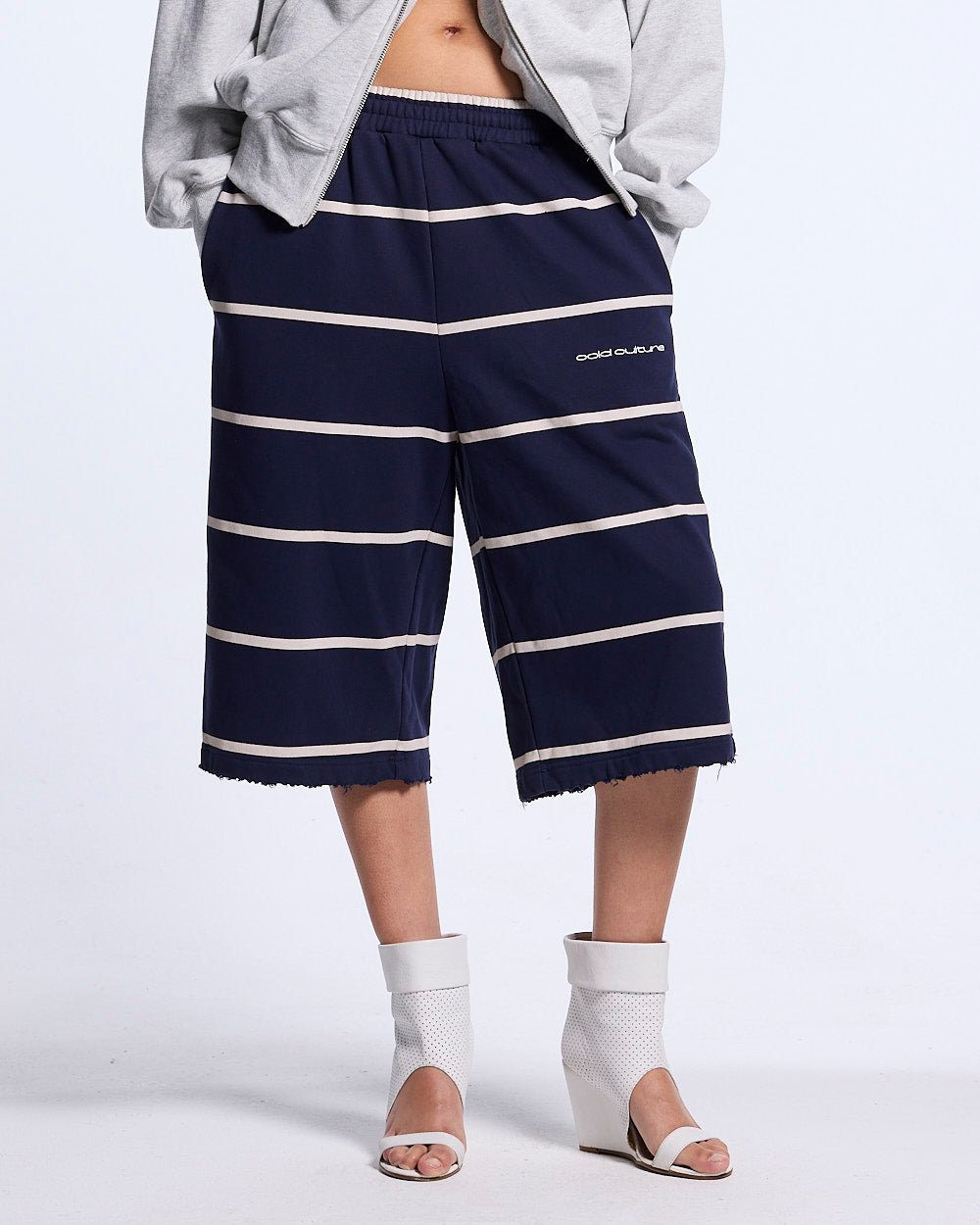 STALLION SHORT SWEATPANTS NAVY - Cold Culture