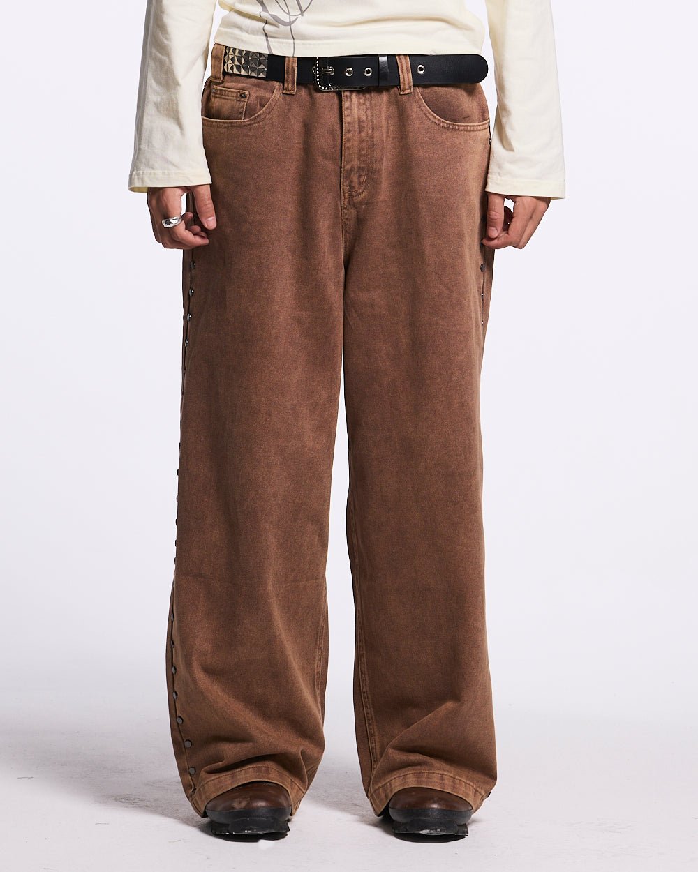 STUDS JEANS BROWN DENIM - COLD CULTURE
