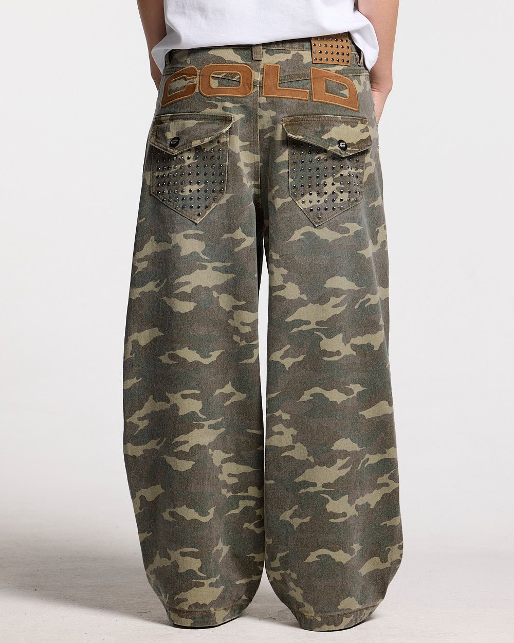 STUDS PANTS CAMO - Cold Culture
