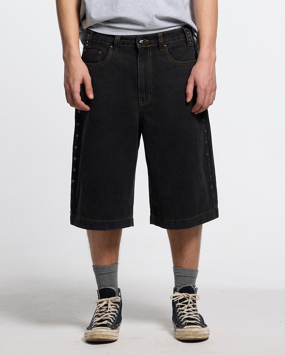 STUDS SHORT BLACK - Cold Culture