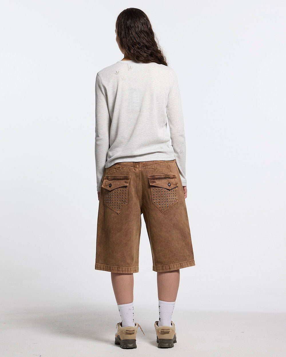 STUDS SHORT BROWN - Cold Culture