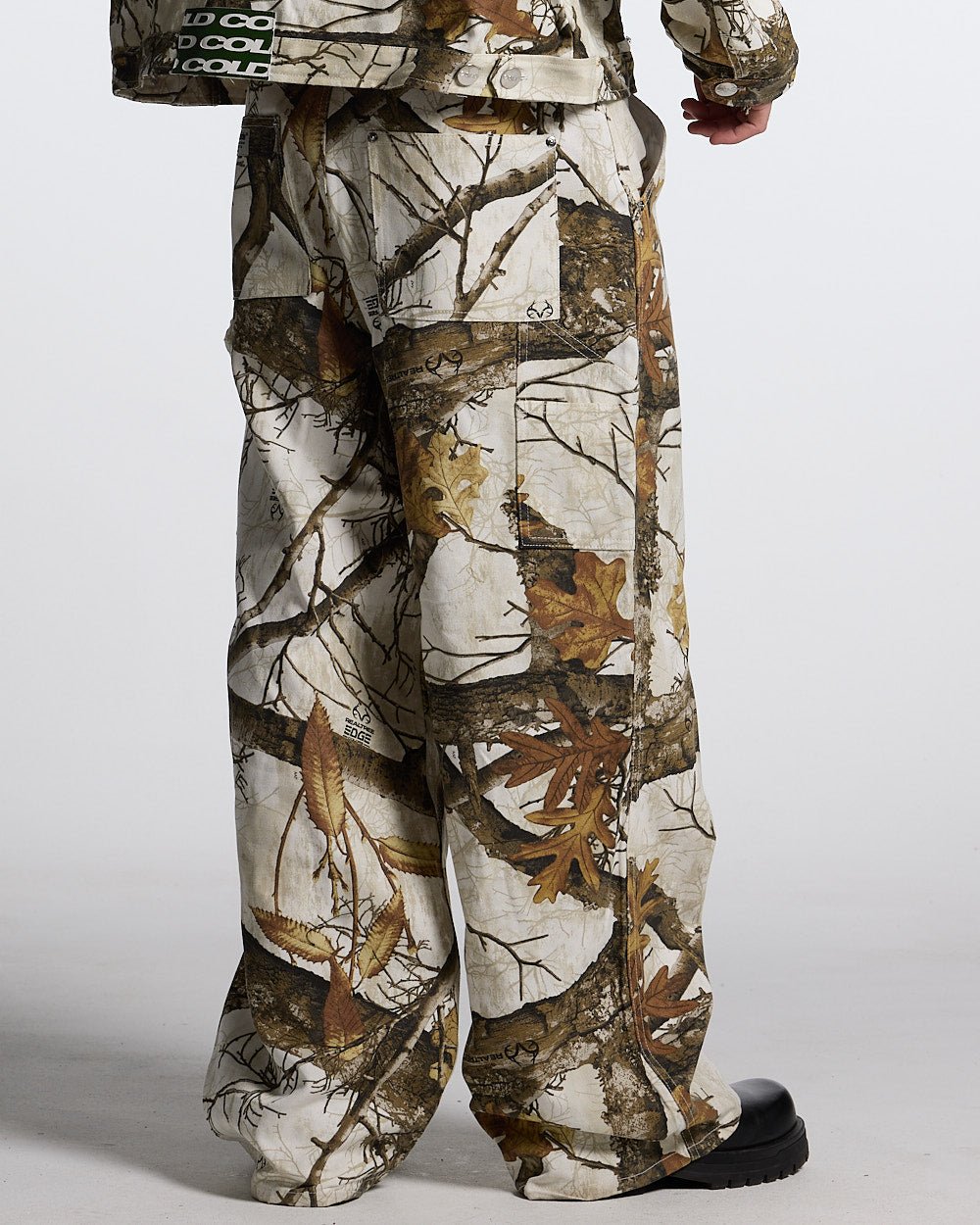 V1 CARPENTER PANTS REALTREE WHITE - COLD CULTURE