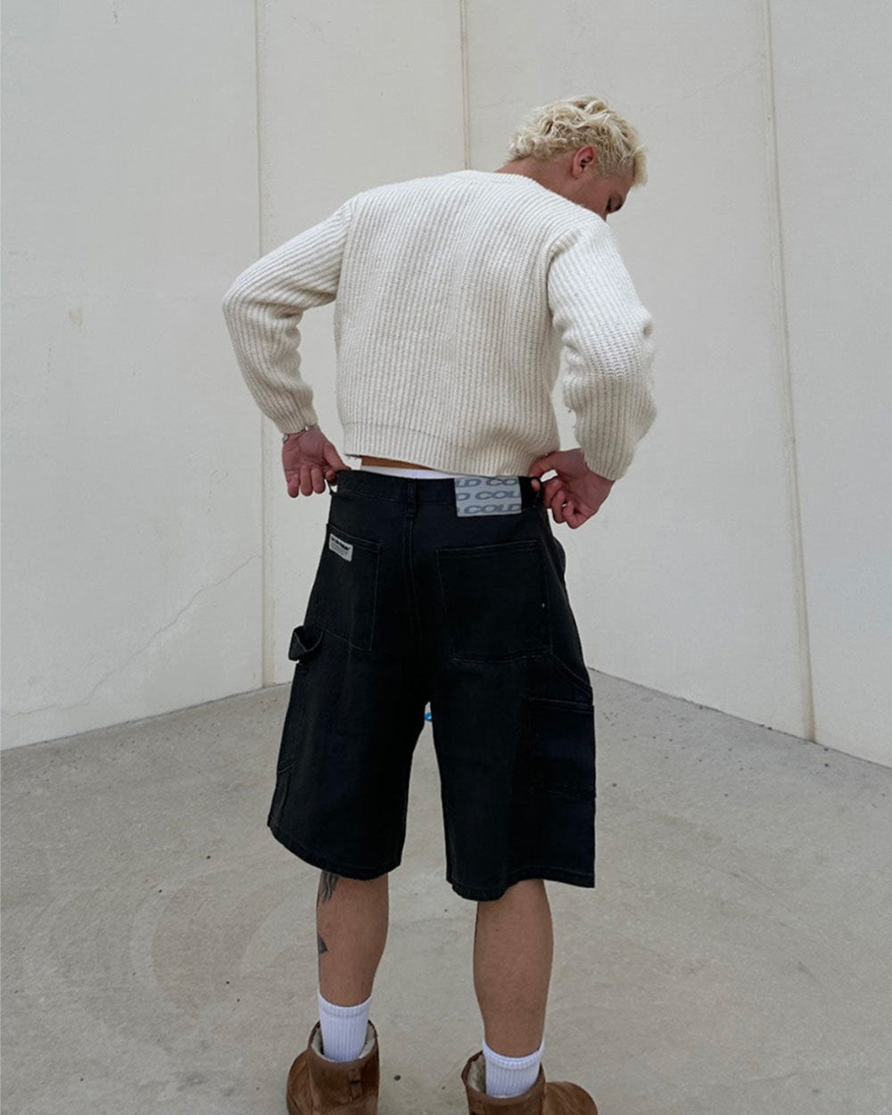 V1 CARPENTER SHORTS STONE WASHED DARK GREY - COLD CULTURE