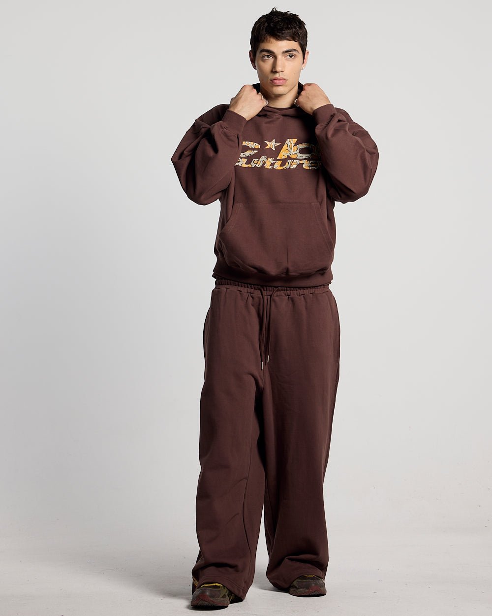 WILD SNAKE SWEATPANTS BROWN - Cold Culture